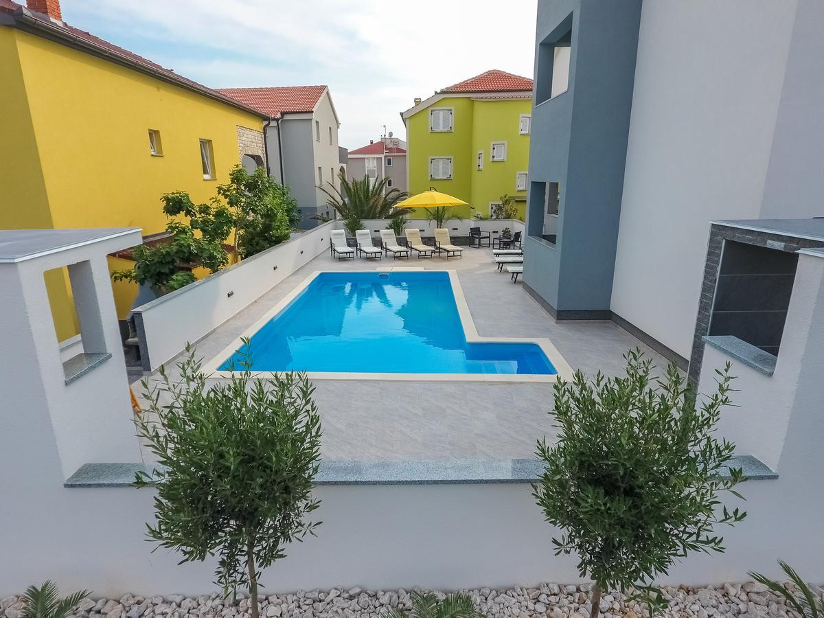 Lucky Luke Pool Apartments Novalja Kültér fotó